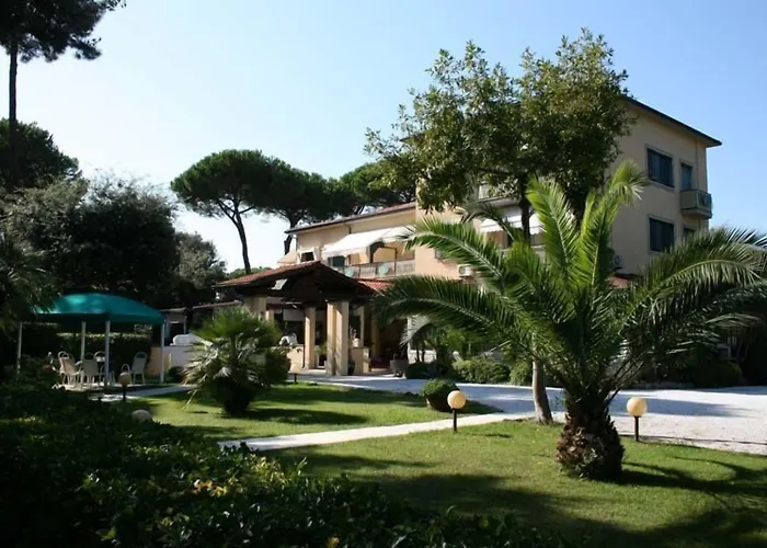 Отель Verdemare Марина-ди-Пьетрасанта